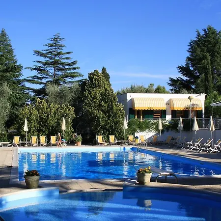 Villaggio Turistico Delfino 3*